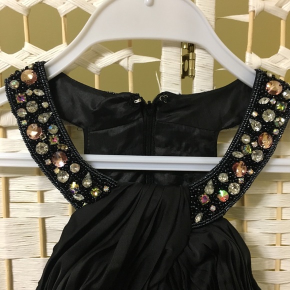 GALA/PROM DRESS - Picture 6 of 8